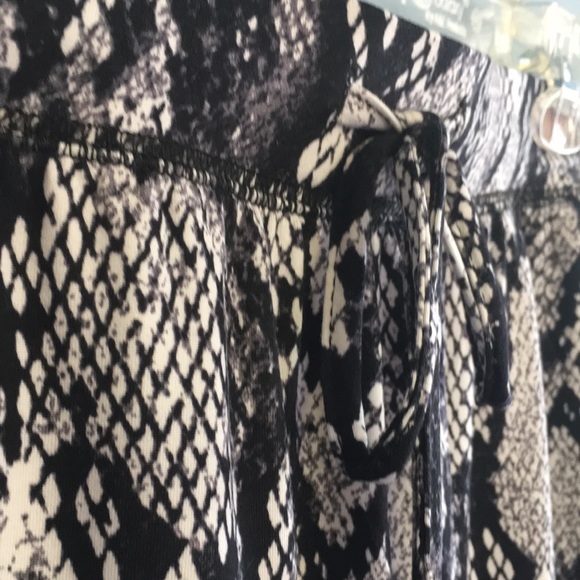 Snakeskin Print Lightweight Joggers - Picture 6 of 8